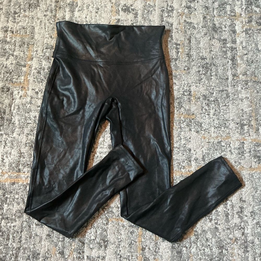 SPANX FAUX LEATHER LEGGINGS! EUC! SIZE M